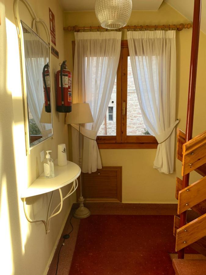Hostal Docar Lerma Esterno foto