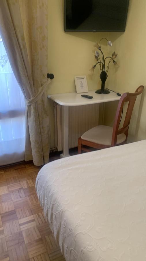 Hostal Docar Lerma Esterno foto