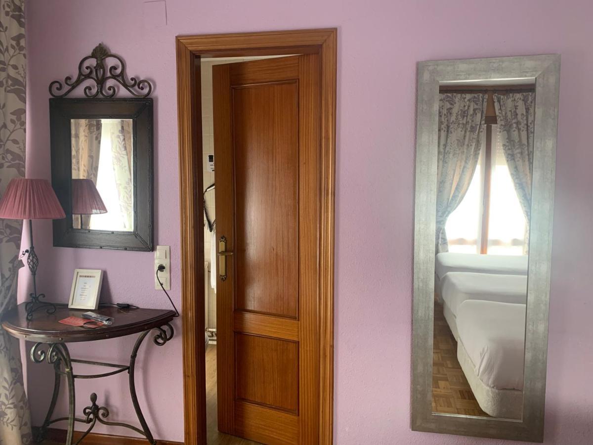 Hostal Docar Lerma Esterno foto