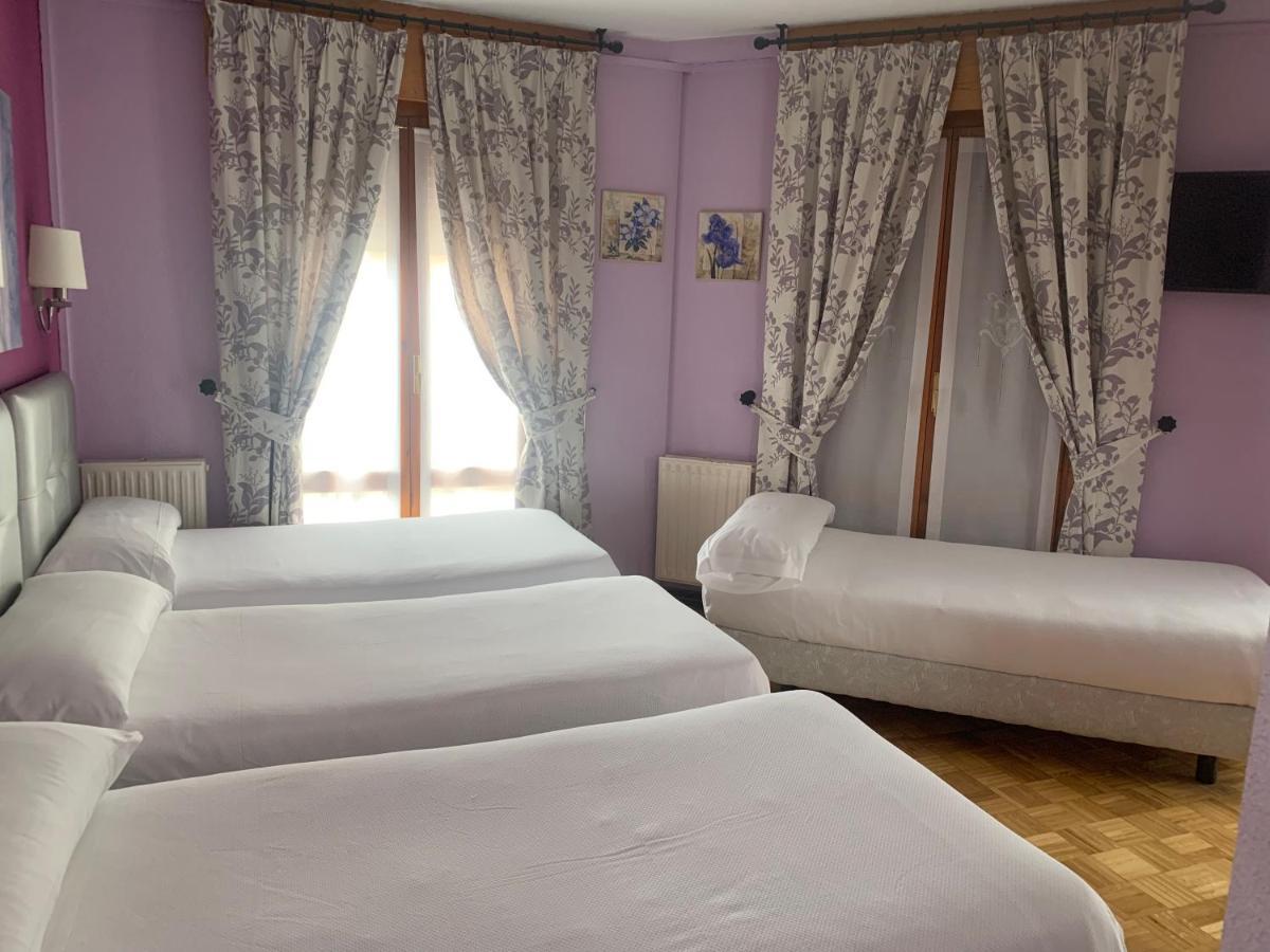 Hostal Docar Lerma Esterno foto