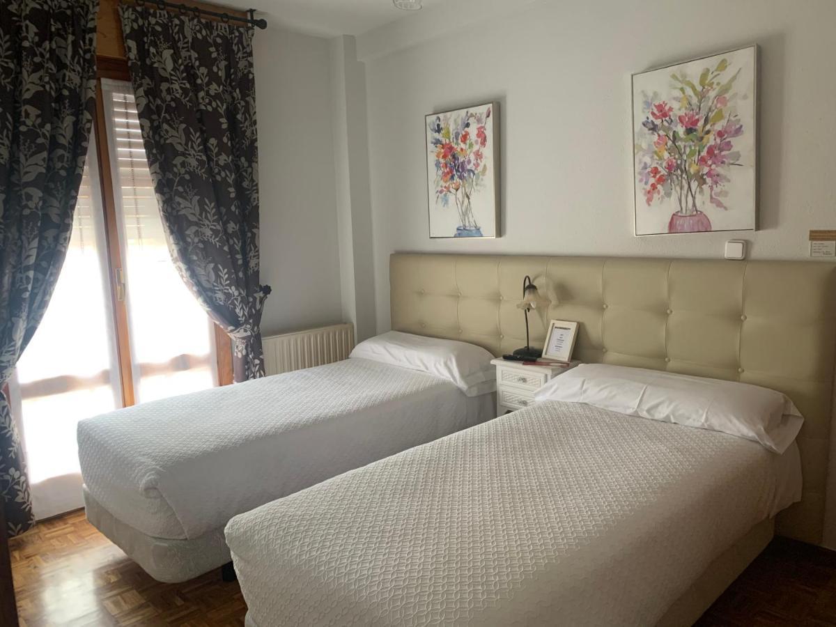 Hostal Docar Lerma Esterno foto