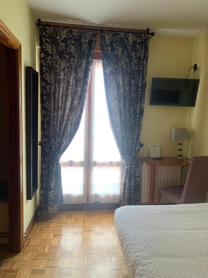 Hostal Docar Lerma Esterno foto
